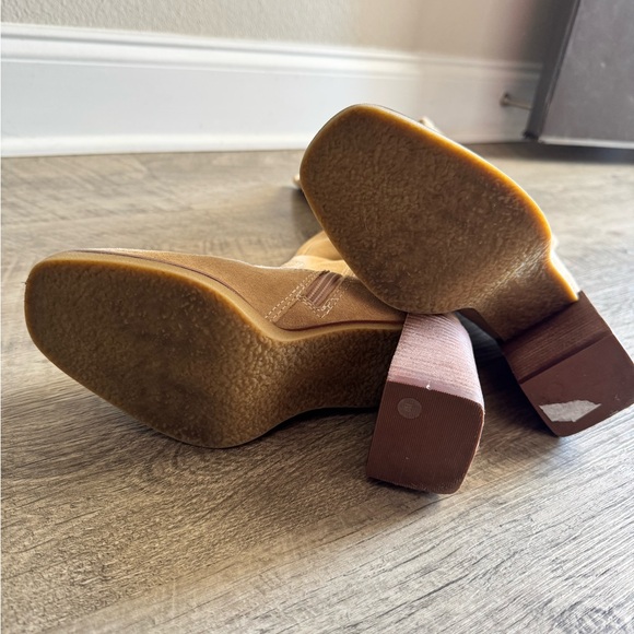 VINCE CAMUTO Beige Boots - Picture 5 of 7